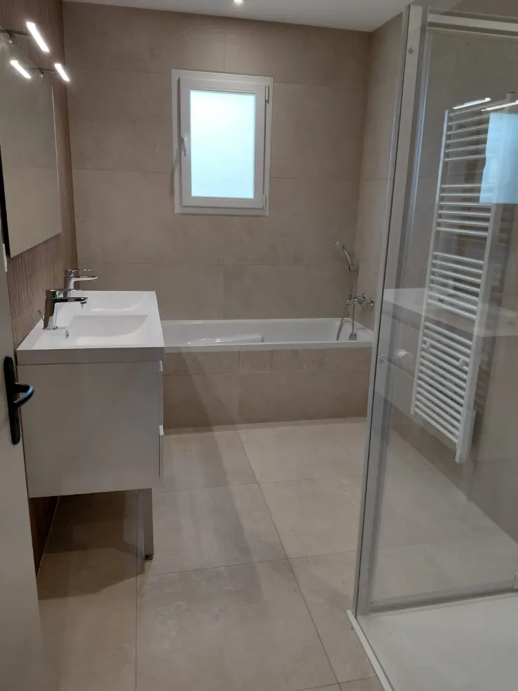 Vue de la salle de bain